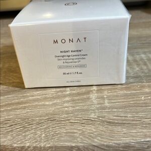 Monat Night Haven Age Control Cream